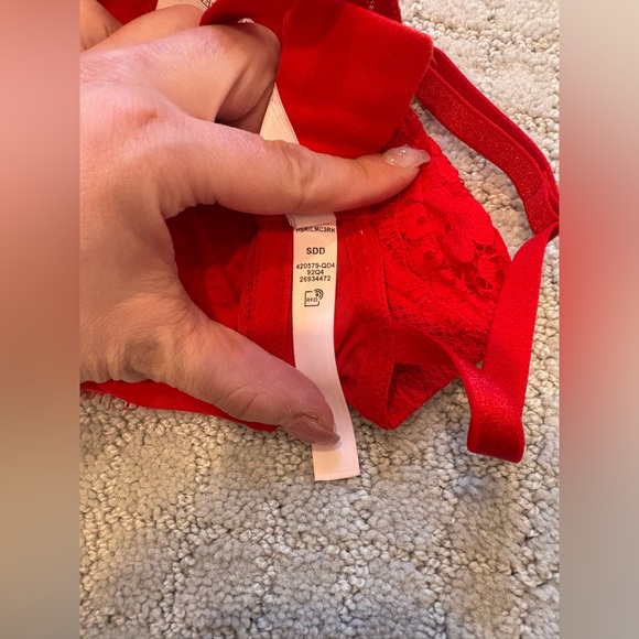 Victoria’s Secret dream angels red rhinestone & lace bralette NWOT size SMALL DD - Picture 6 of 9